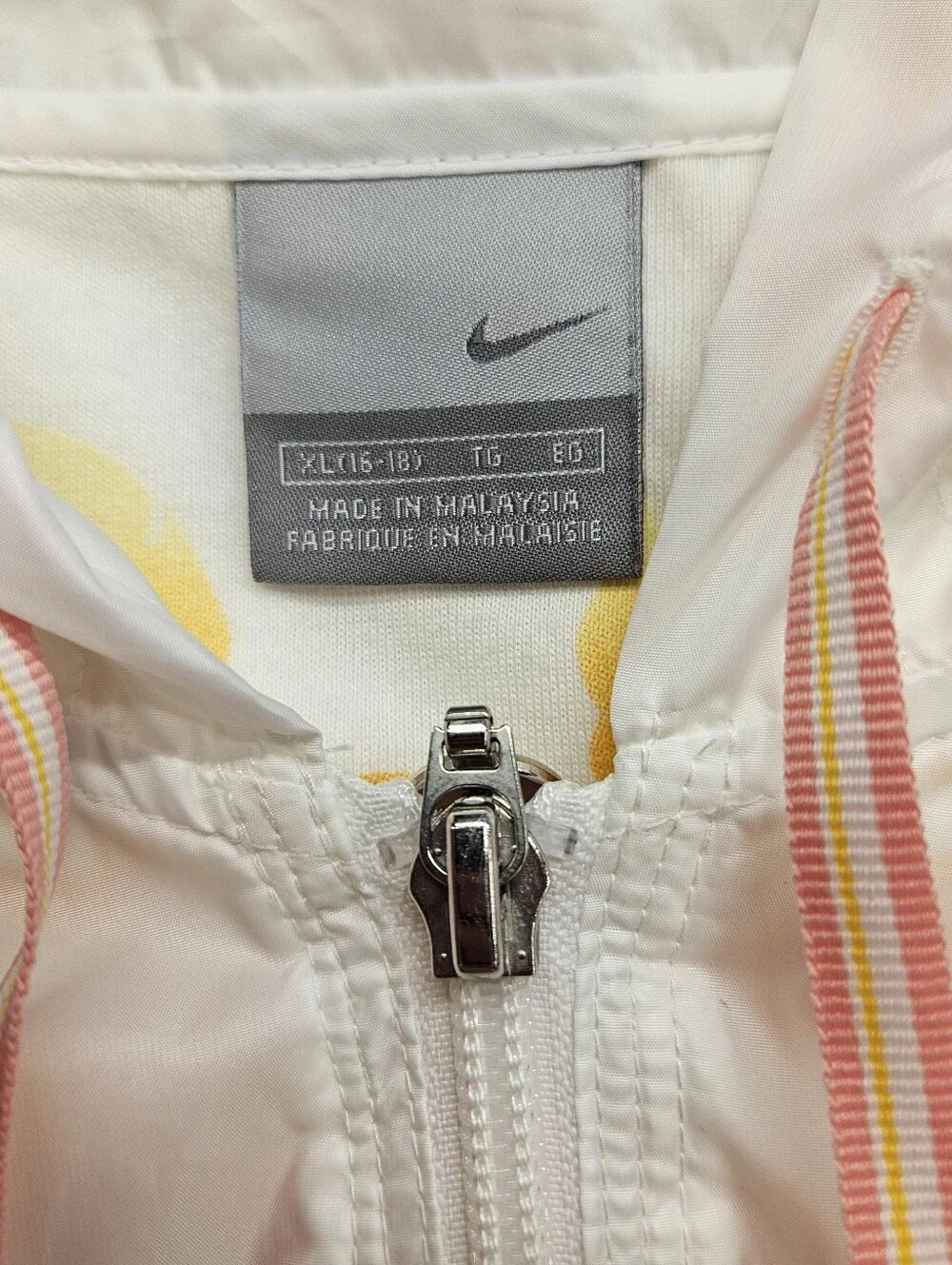 Nike Vintage White Running Jacket Size XLARGE  Youth 16 To 18 White Orange Zip